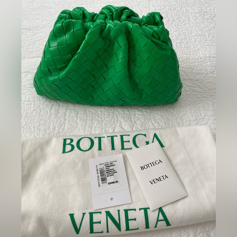Brand NWT Bottega Veneta Teen Intrecciato Leather Pouch/Clutch in Parakeet Color